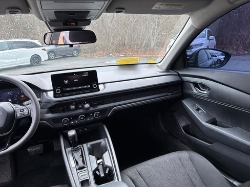Used 2025 Honda Accord LX image 32