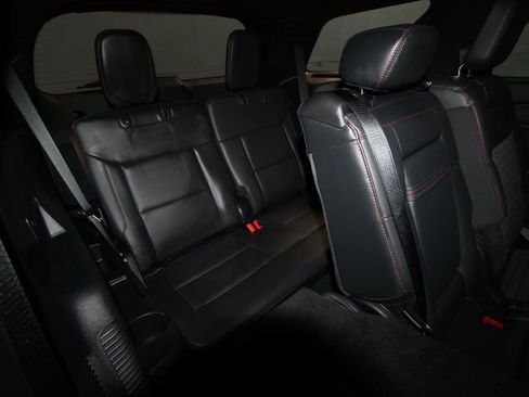 Used 2025 Ford Explorer ST-Line w/ ST-Line Street Pack image 23