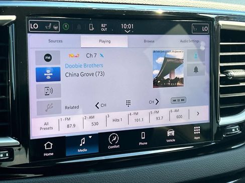 Used 2024 Chrysler Pacifica Touring-L FWD image 36