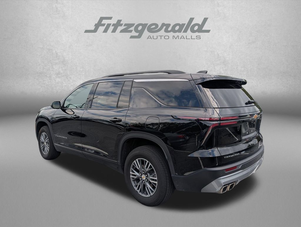 Used 2025 Chevrolet Traverse LT AWD/4WD image 4