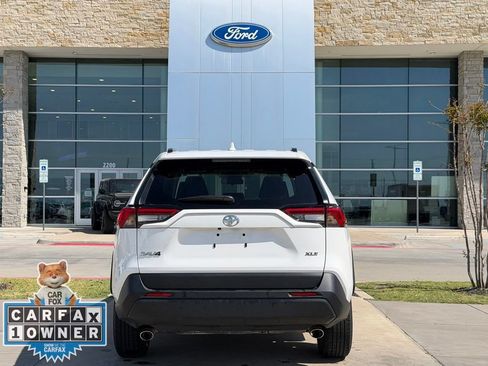 Used 2025 Toyota RAV4 XLE FWD image 20