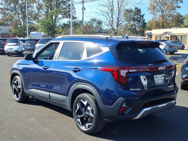 Used 2024 Kia Seltos EX AWD/4WD image 4