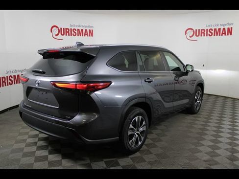 Used 2023 Toyota Highlander XLE FWD image 8