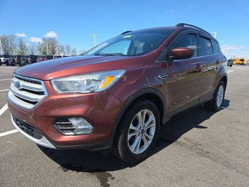 Used 2018 Ford Escape SE AWD/4WD image 2