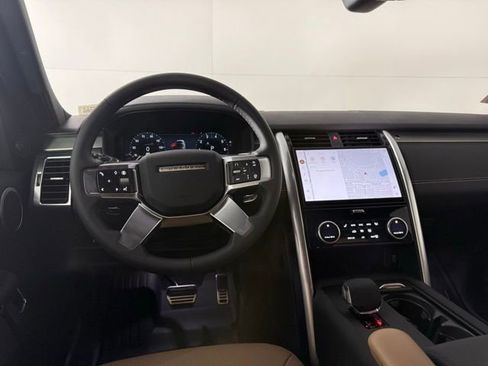New 2026 Land Rover Discovery Limited Edition image 26