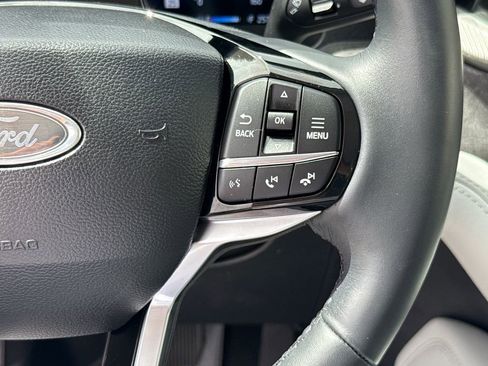 Used 2025 Ford Explorer Platinum w/ Ultimate Package image 17