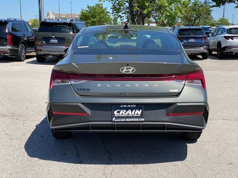 New 2026 Hyundai Elantra Hybrid FWD image 6