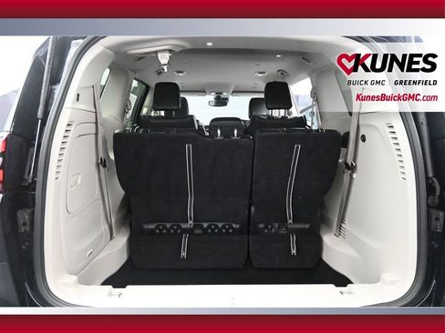 Used 2024 Chrysler Pacifica Select FWD image 23