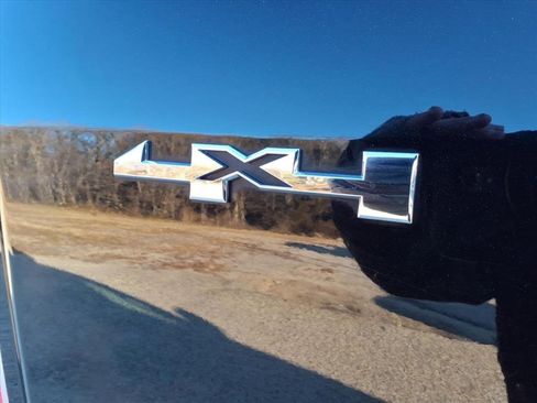 Used 2016 GMC Canyon SLE w/ Nightfall Edition image 14