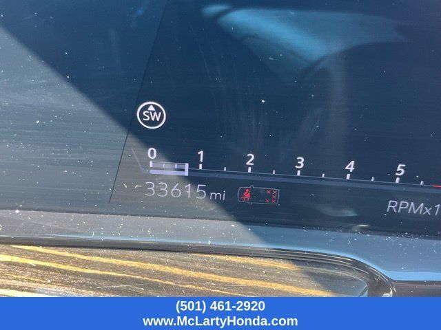 Used 2022 Cadillac Escalade Premium Luxury AWD/4WD image 7