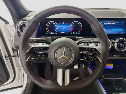 New 2026 Mercedes-Benz GLB 250 4MATIC image 13