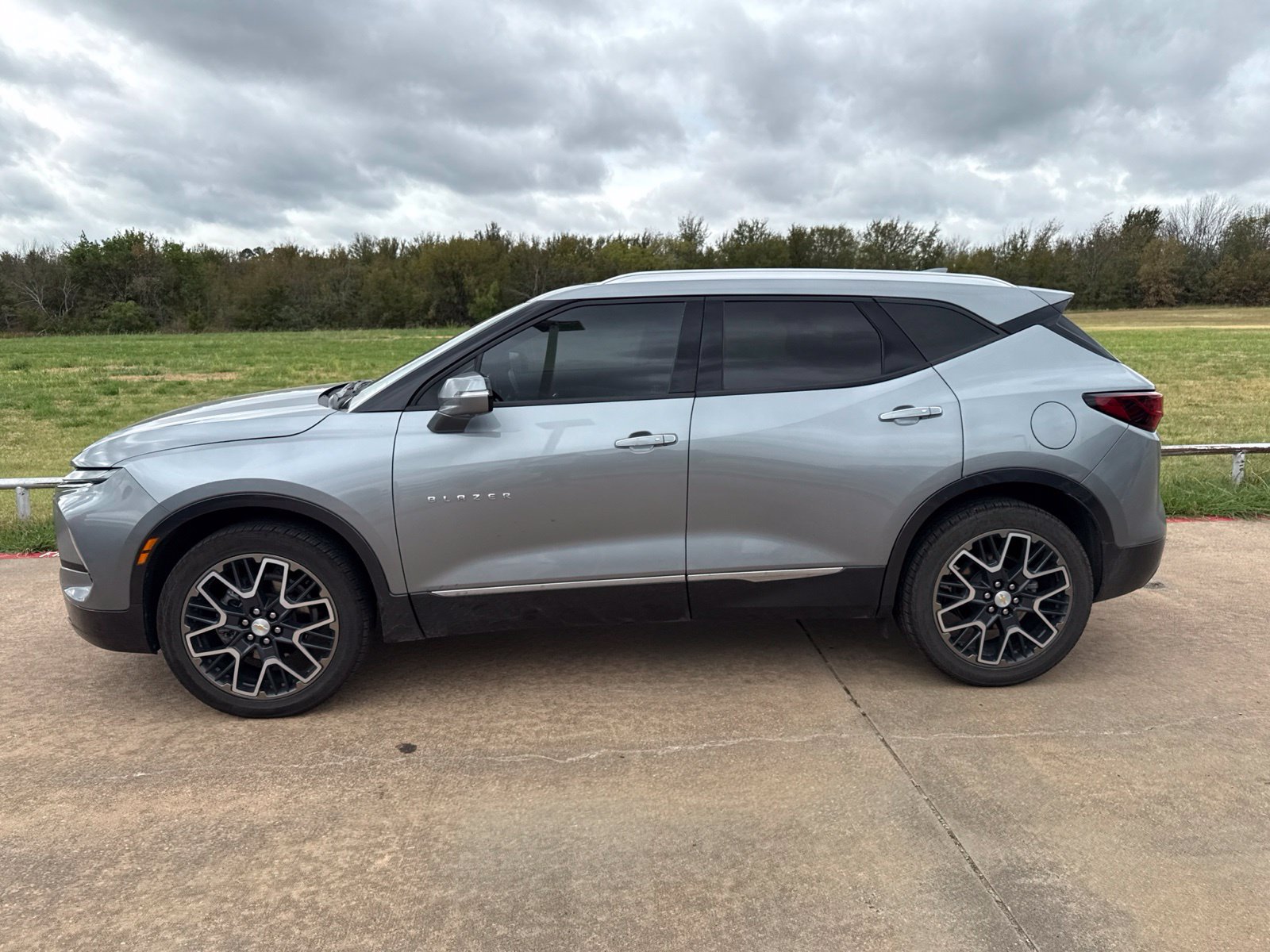 Used 2024 Chevrolet Blazer Premier w/ Driver Confidence II Package FWD image 8