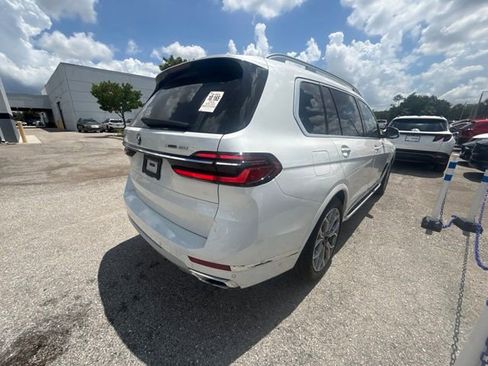 Used 2025 BMW X7 xDrive40i AWD/4WD image 2