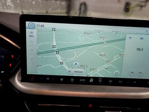 Used 2025 Ford Escape Platinum image 18