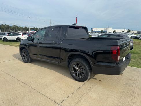 Certified 2025 Honda Ridgeline Sport image 6