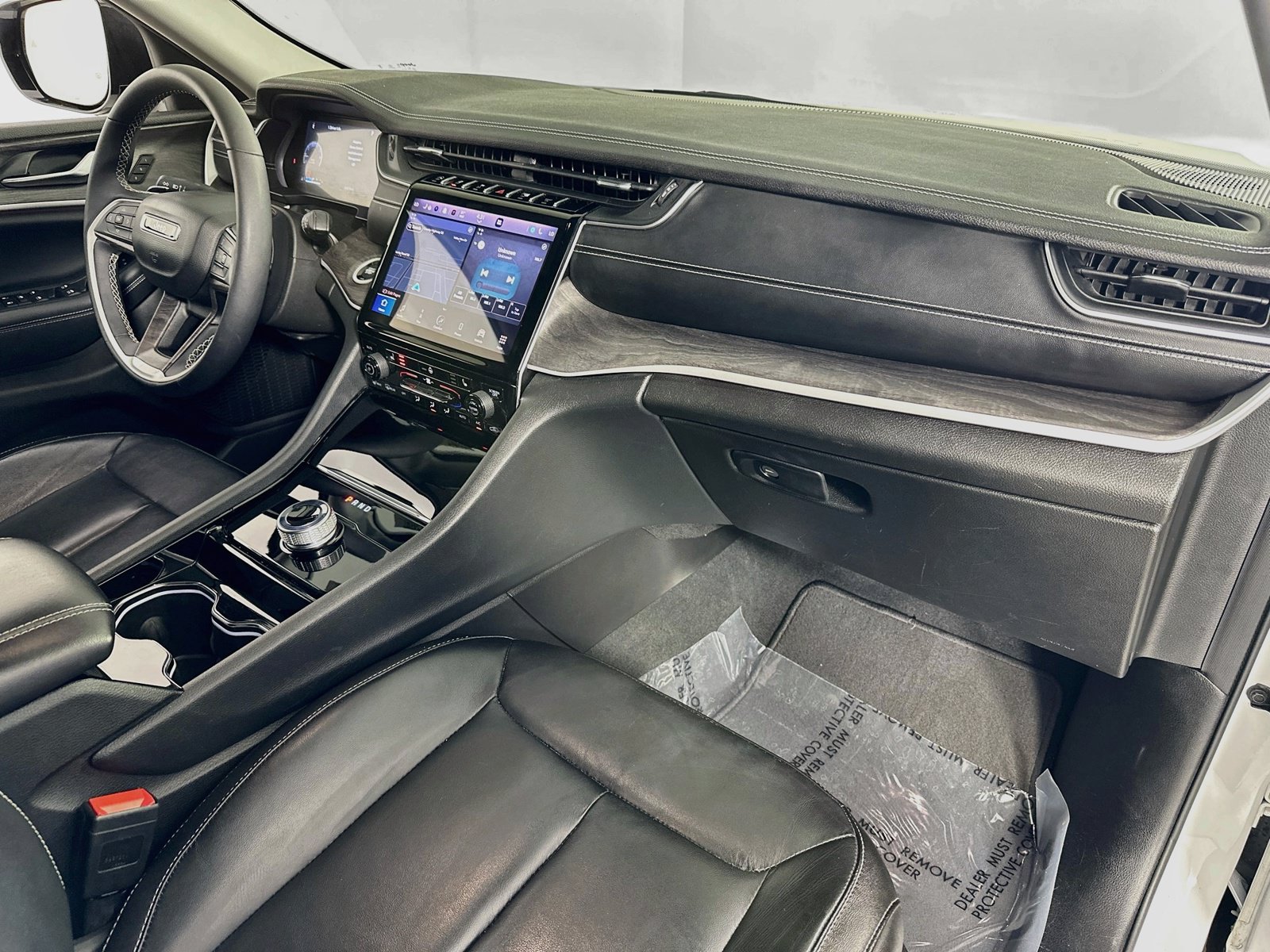 Used 2023 Jeep Grand Cherokee Limited RWD image 28