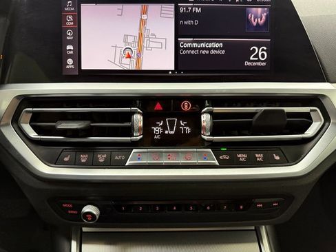 Used 2020 BMW 330i Sedan w/ Convenience Package image 17