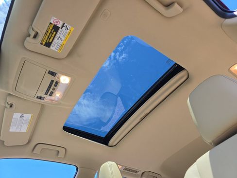 Certified 2019 Toyota Highlander XLE AWD/4WD image 35
