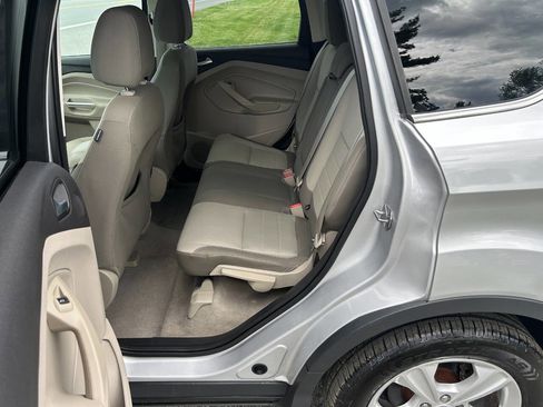 Used 2015 Ford Escape SE w/ Equipment Group 201A AWD/4WD image 13