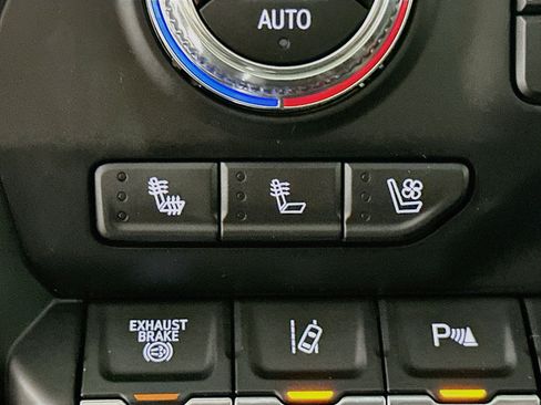 Used 2020 GMC Sierra 2500 AT4 w/ AT4 Premium Package AWD/4WD image 26