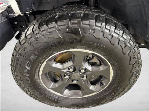 Used 2023 Jeep Gladiator Rubicon w/ Trailer Tow Package AWD/4WD image 12