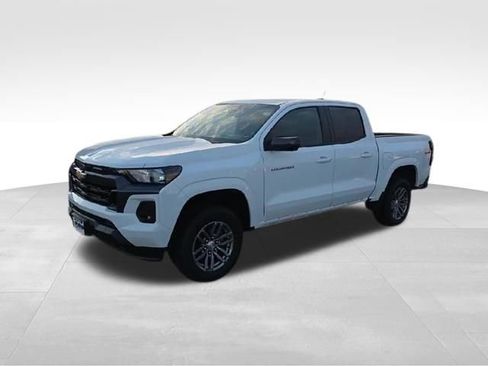 Used 2023 Chevrolet Colorado LT w/ LT Convenience Package II image 11