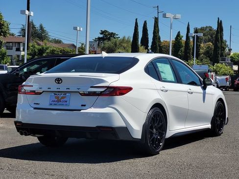 New 2026 Toyota Camry SE FWD image 5