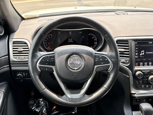 Used 2018 Jeep Grand Cherokee Limited w/ Luxury Group II AWD/4WD image 22