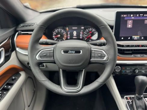 Used 2023 Jeep Compass Limited w/ Sun and Sound Group image 22