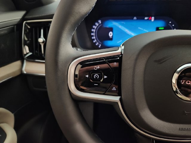 New 2026 Volvo XC90 T8 Plus w/ Protection Package Premier AWD/4WD image 28