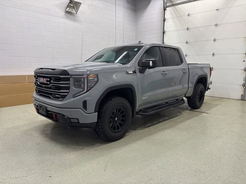 Used 2025 GMC Sierra 1500 AT4 w/ AT4 Premium Package AWD/4WD image 8