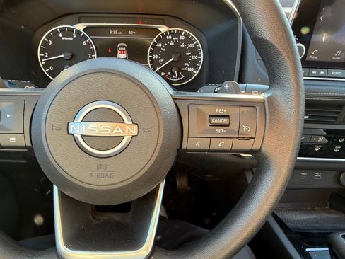 Used 2023 Nissan Rogue S image 19