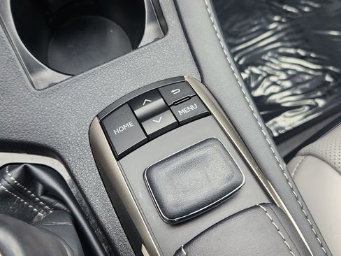 Used 2018 Lexus ES 300h image 29