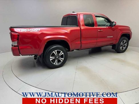 Used 2016 Toyota Tacoma TRD Sport image 5