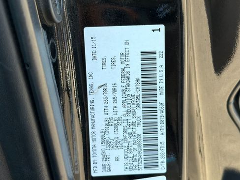 Used 2016 Toyota Tacoma TRD Off-Road w/ Premium & Technology Package AWD/4WD image 28
