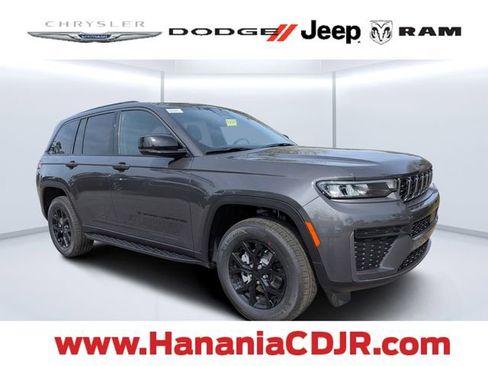 New 2026 Jeep Grand Cherokee Altitude AWD/4WD image 1
