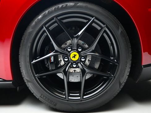 Used 2015 Ferrari F12 Berlinetta image 33
