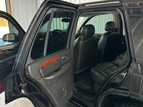 Used 2009 GMC Envoy Denali w/ Sun And 6-Disc Cd Package image 12