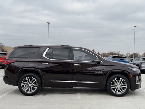 Used 2022 Chevrolet Traverse High Country image 3