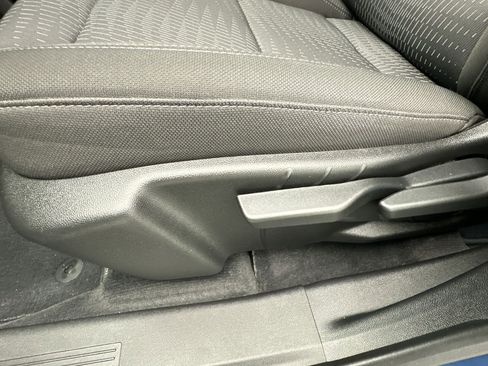 Used 2025 Chevrolet Equinox LT w/ Safety and Technology Package image 14