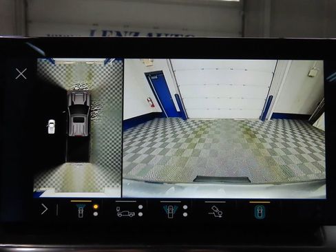 Used 2024 Chevrolet Silverado 2500 High Country image 14