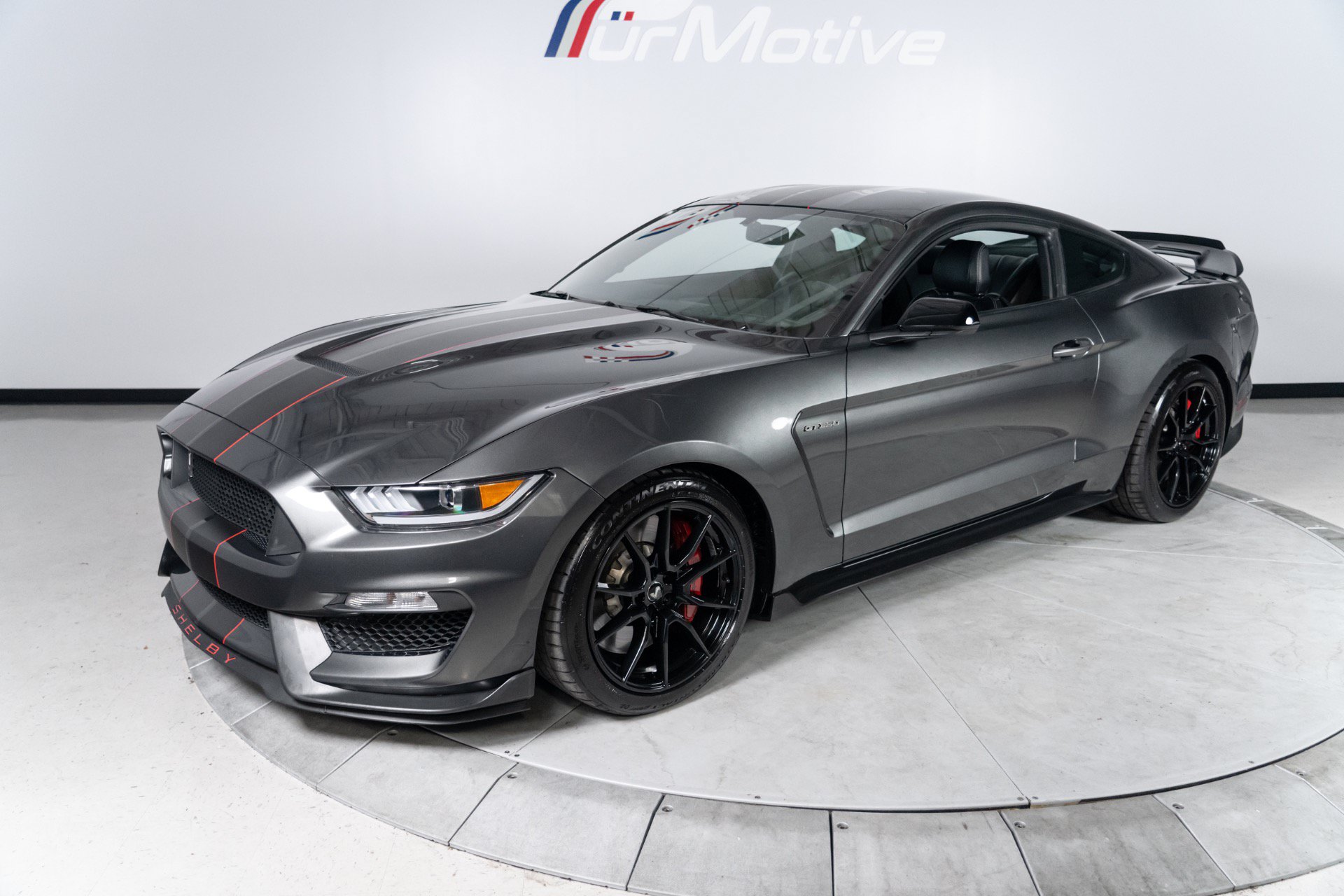 Used 2019 Ford Mustang Shelby GT350 w/ Technology Package RWD image 2