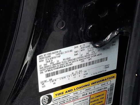 Used 2024 Ford Expedition XLT image 27