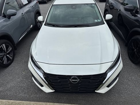 Certified 2023 Nissan Altima 2.5 SV AWD/4WD image 2