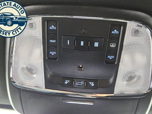 Used 2017 Jeep Grand Cherokee Overland AWD/4WD image 23