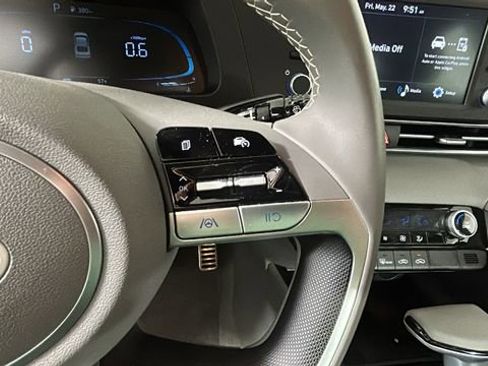 Certified 2025 Hyundai Elantra Sport FWD image 17