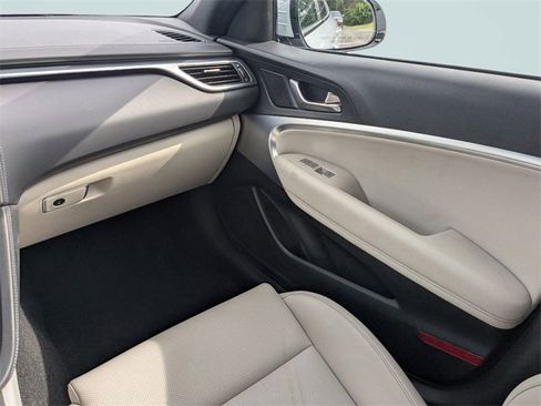 Used 2022 Genesis G70 2.0T image 21