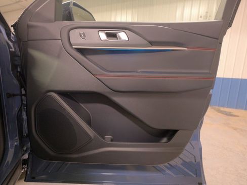 New 2026 Ford Explorer ST-Line w/ ST-Line Street Pack image 15