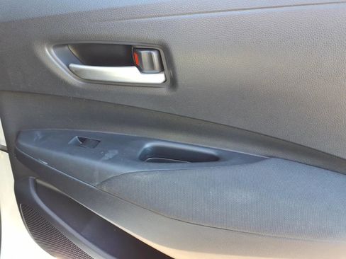 Used 2020 Toyota Corolla LE image 12