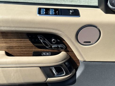 Used 2020 Land Rover Range Rover HSE image 25